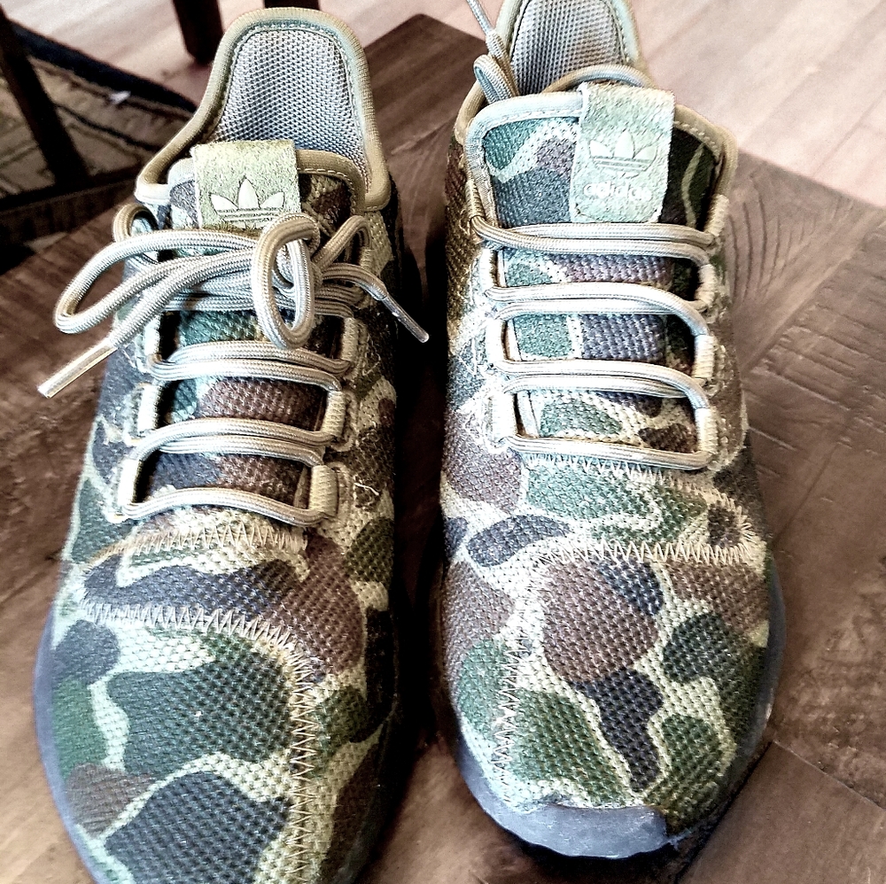 Mens/boys Adidas shoe